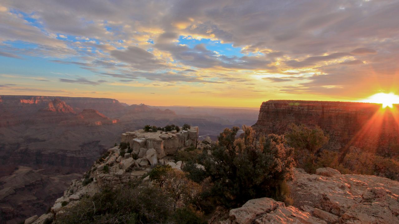 Capturing Dynamic Sunrise Scenes