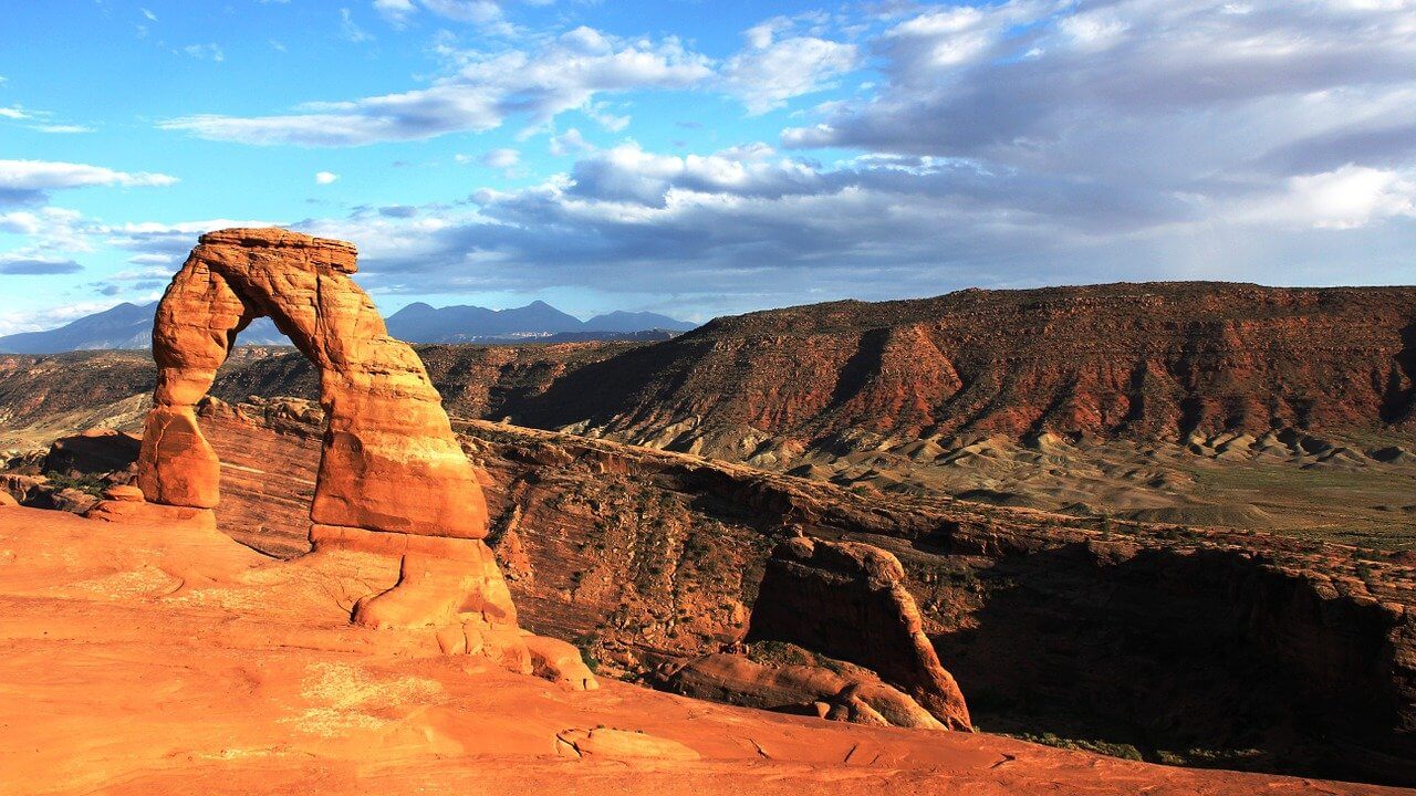 How do you get to the bottom of the Grand Canyon?