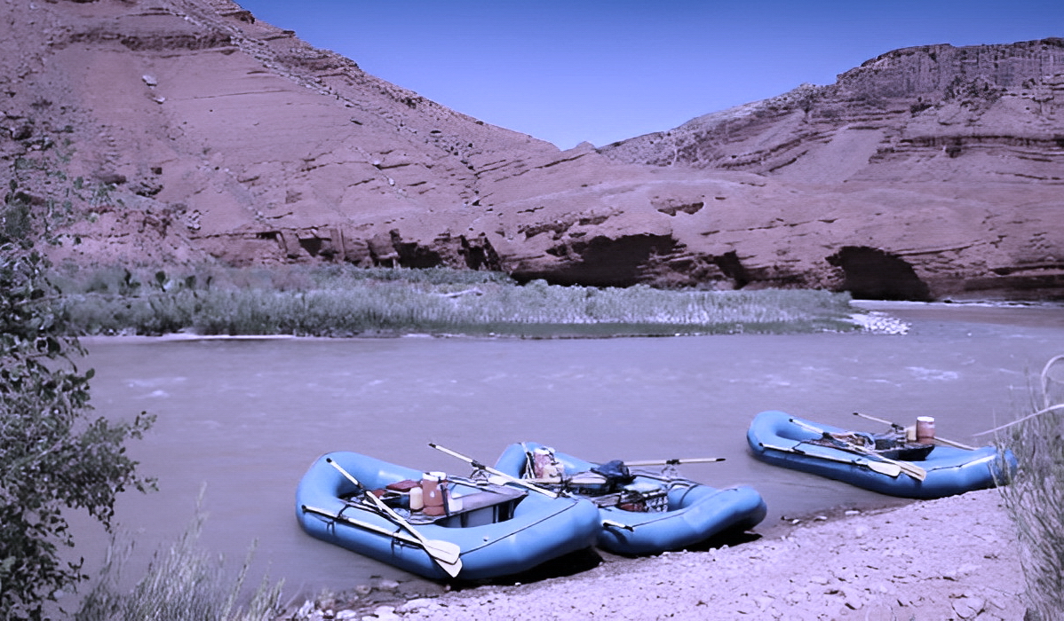 Discover the Exciting History of Rafting The Grand Canyon